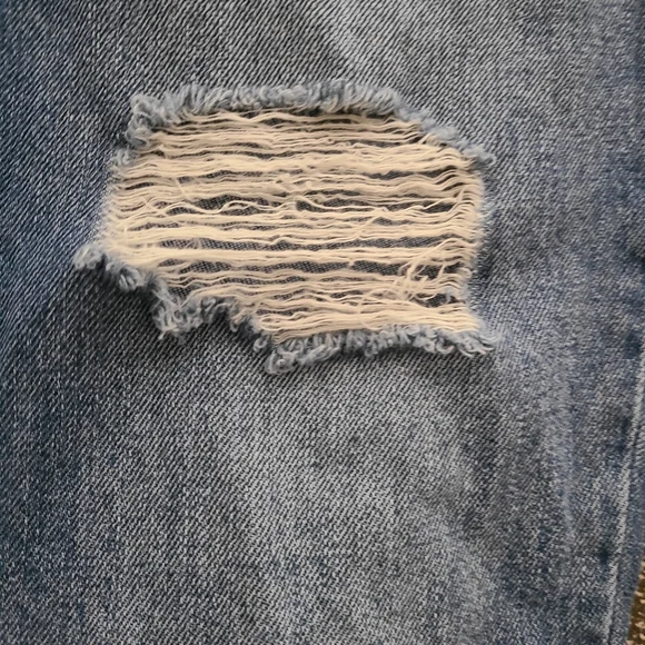 Juicy Couture Distressed Ankle Jeans - Picture 7 of 10